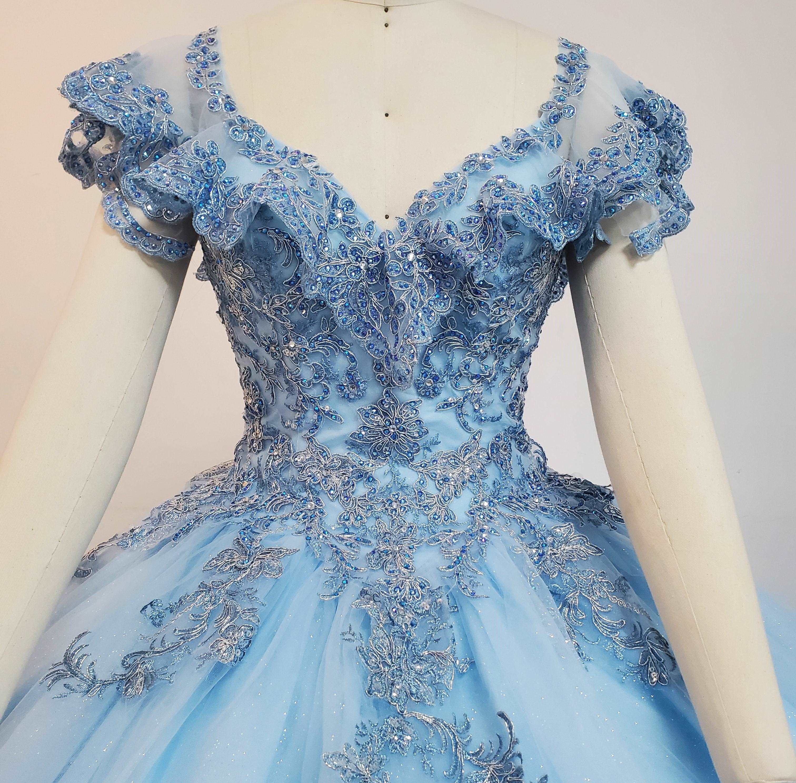 (LIVE 19) Elegant gowns, sparkling jewels, carve unique grace.