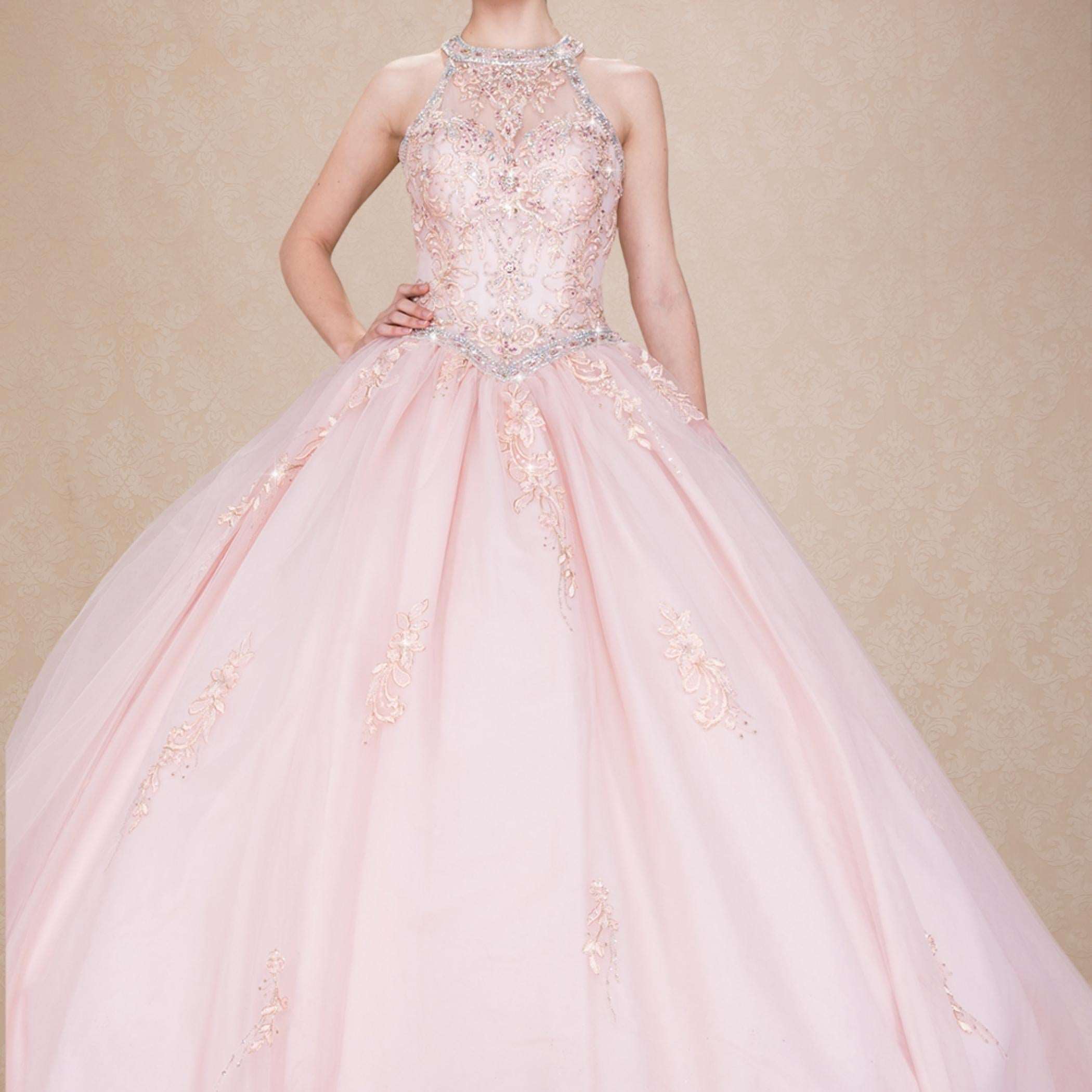 (LIVE 53) Elegant gowns, sparkling jewels, carve unique grace.