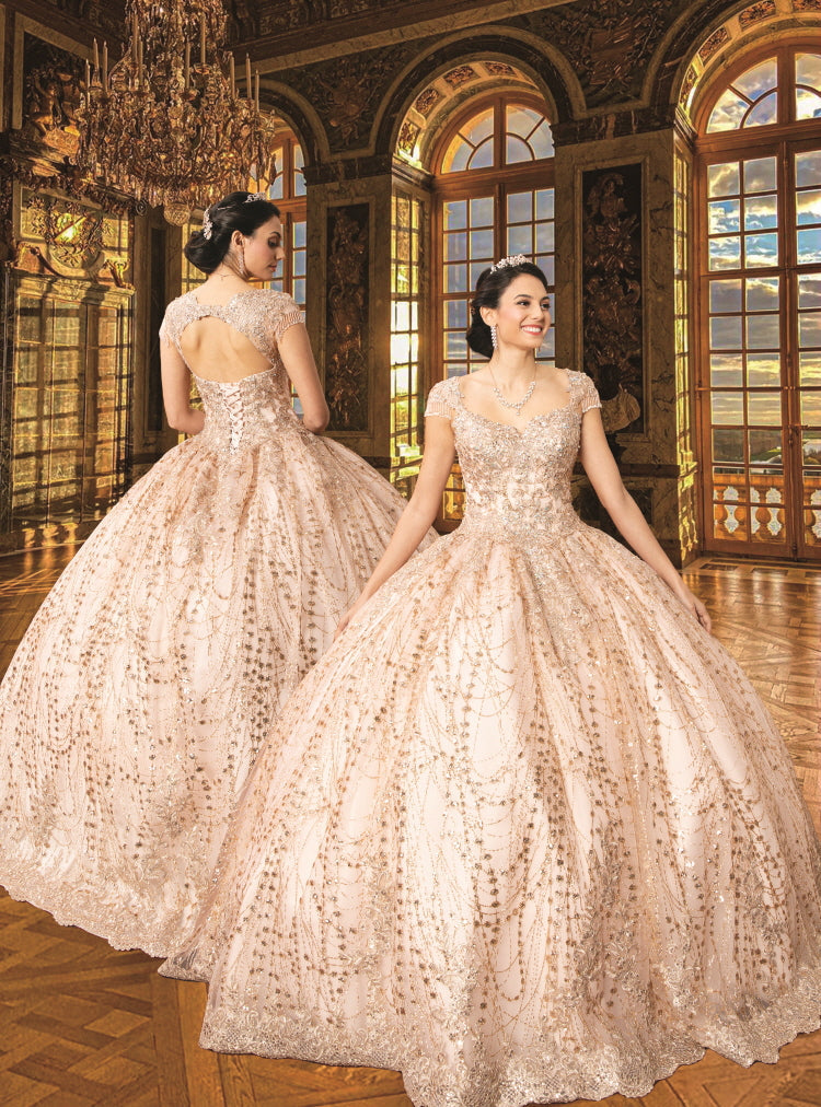 (LIVE 22) Elegant gowns, sparkling jewels, carve unique grace.