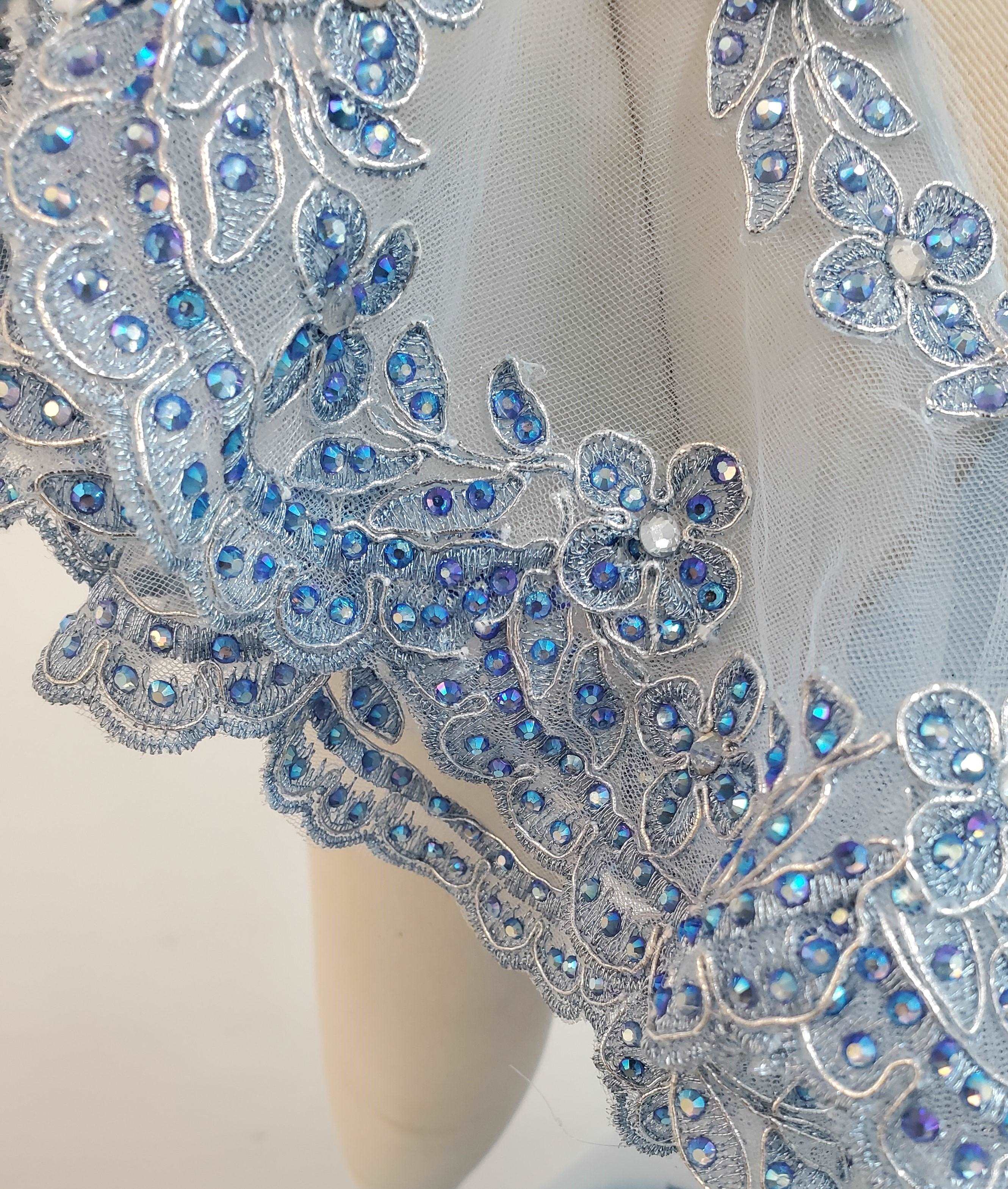 (LIVE 19) Elegant gowns, sparkling jewels, carve unique grace.