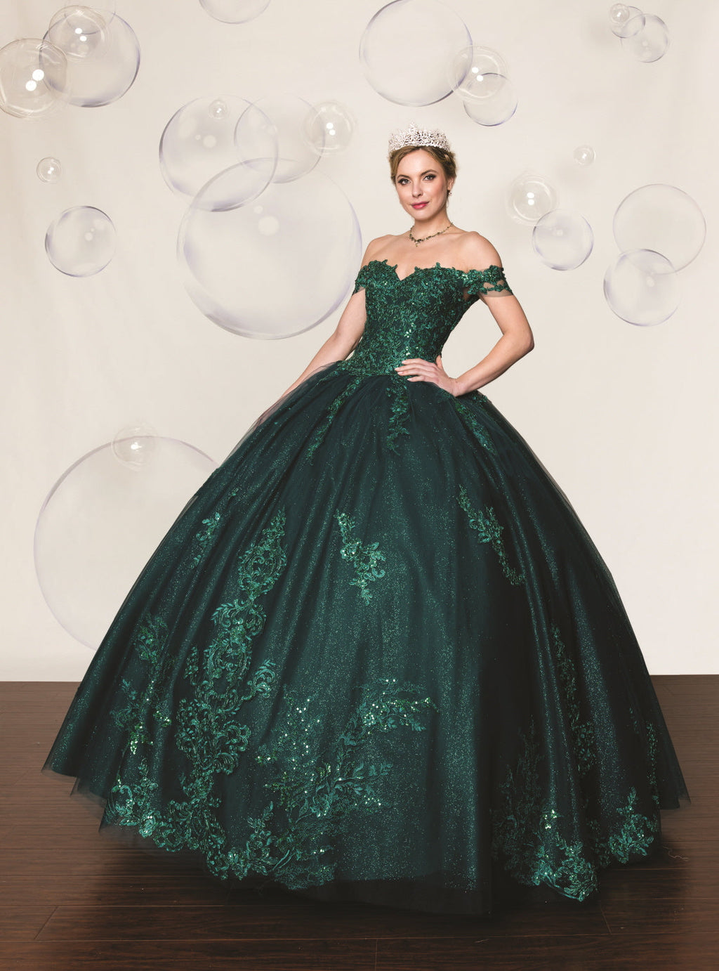 (LIVE 28) Fine gowns, 3D embroidery, weave dreamy tales.