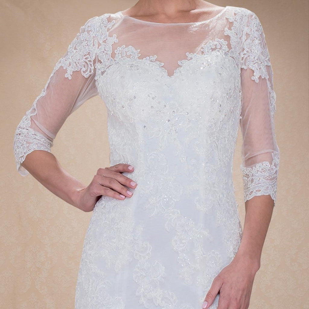 (LIVE 70) A beautiful gown, off-shoulder, reveals noble air.