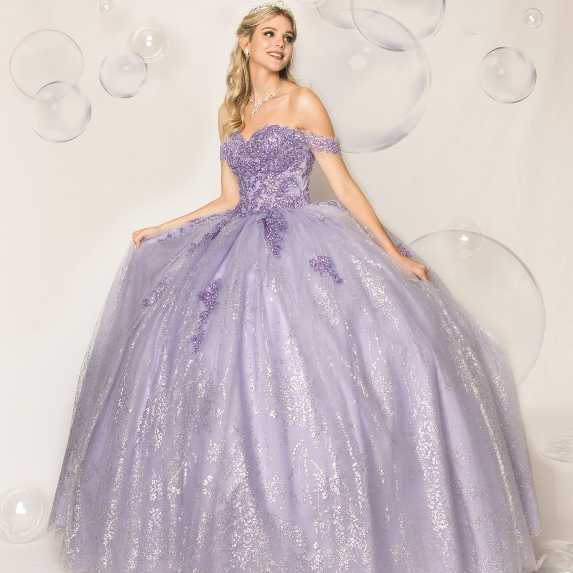 (LIVE 34) Fine gowns, 3D embroidery, weave dreamy tales.