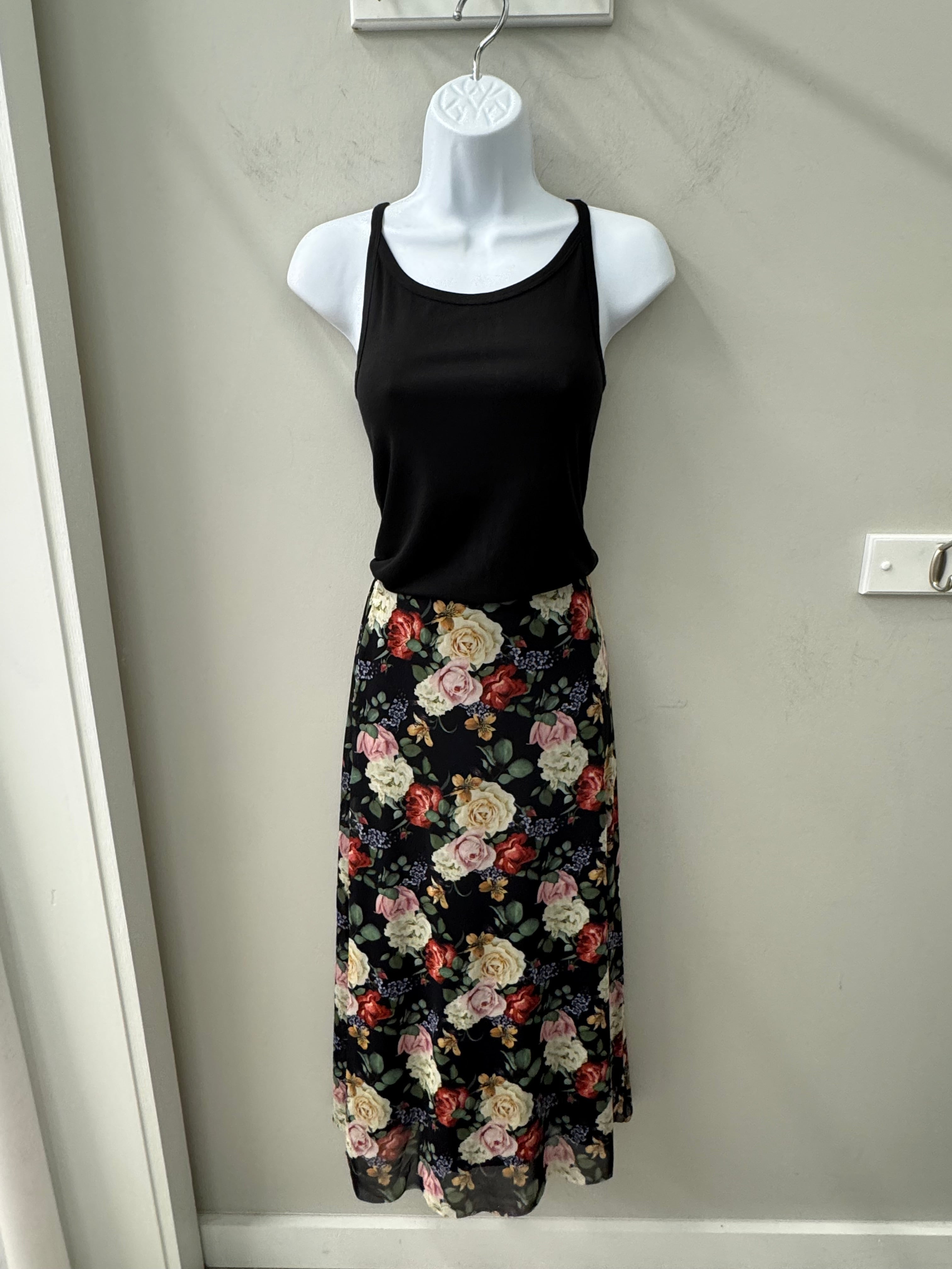 Viereck Mesh Floral Skirt