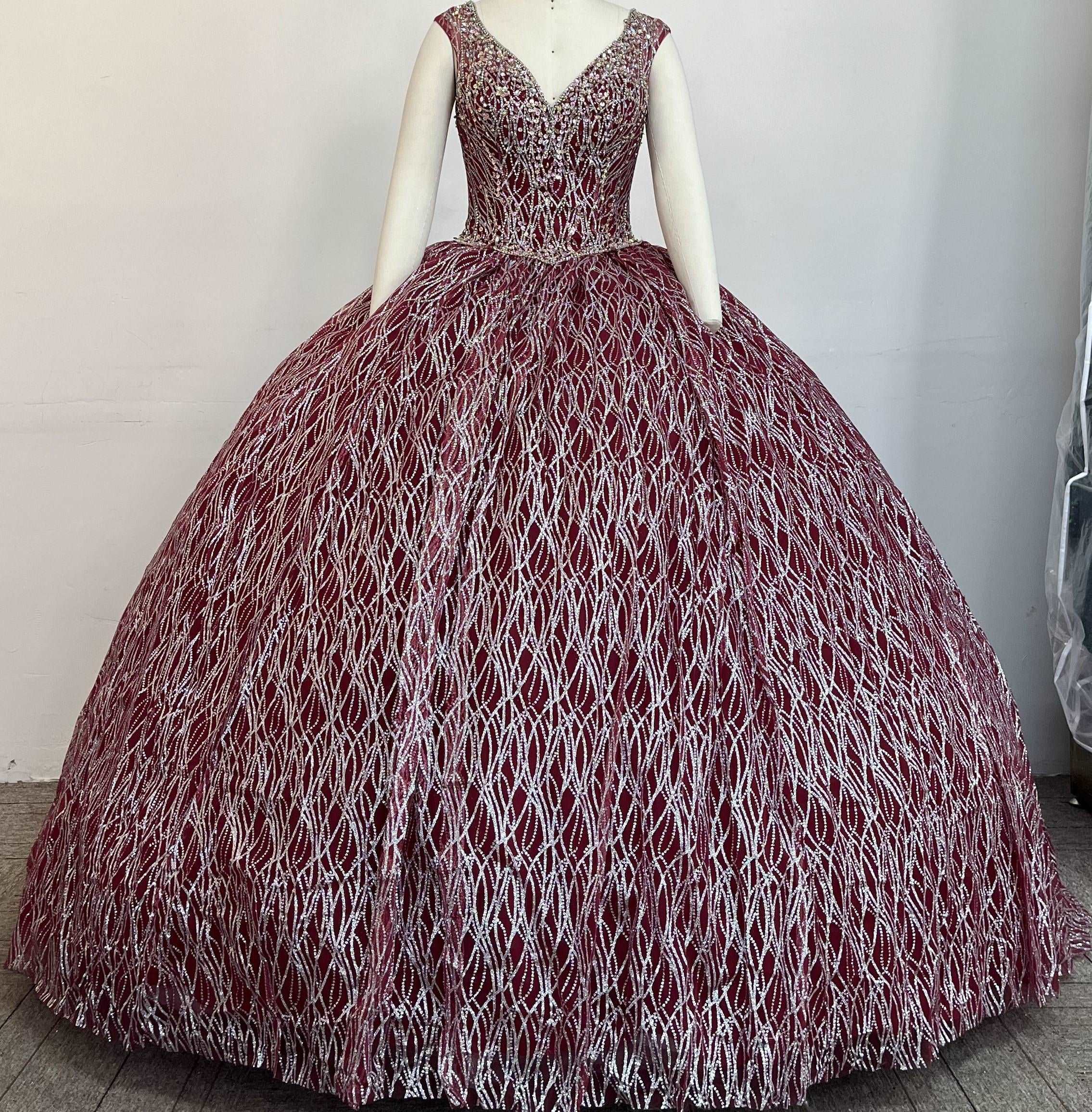 (LIVE 9) Elegant gowns, sparkling jewels, carve unique grace.