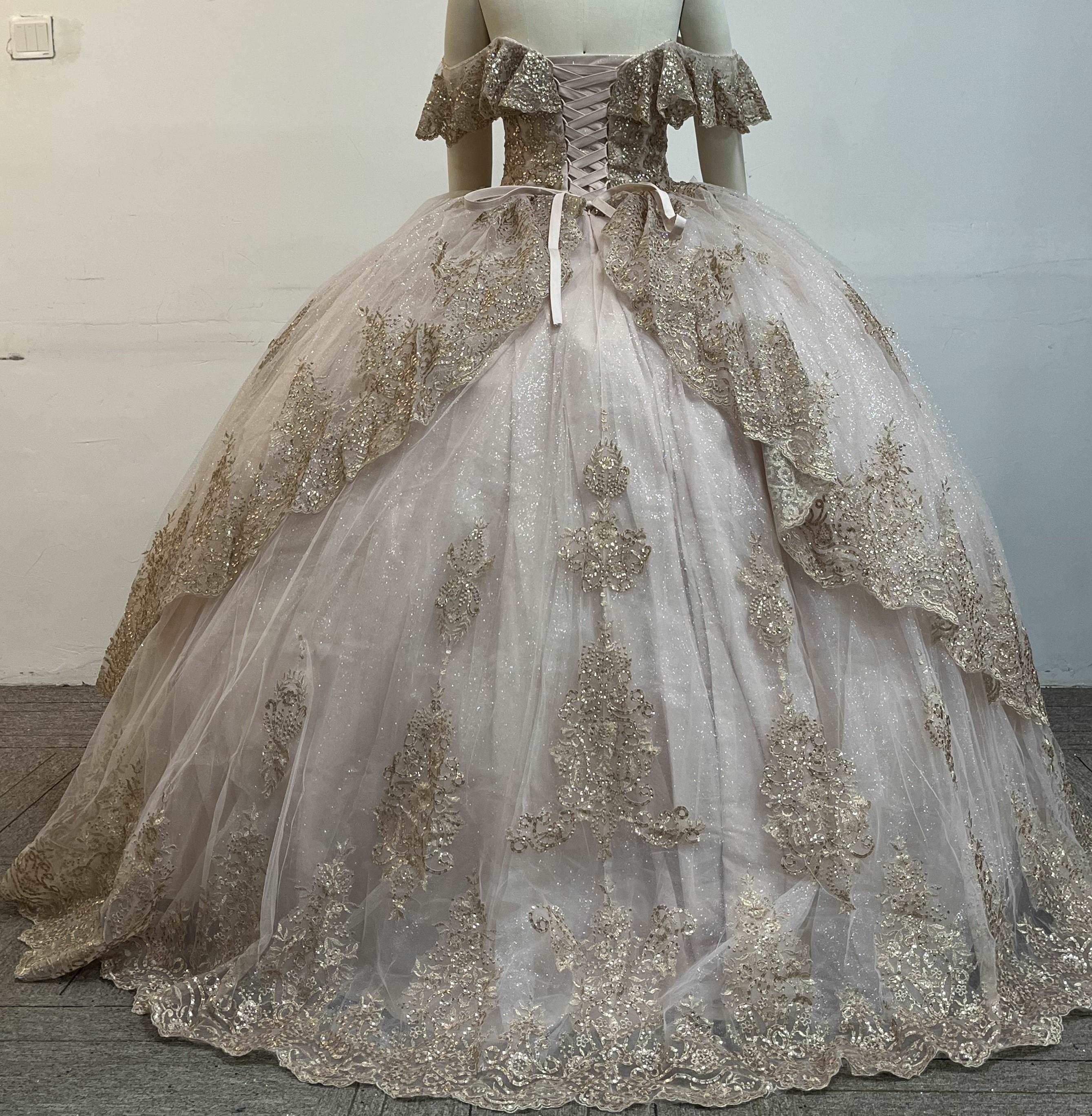 (LIVE 12) Gowns' elegance, simple hues, enhance life's charm.