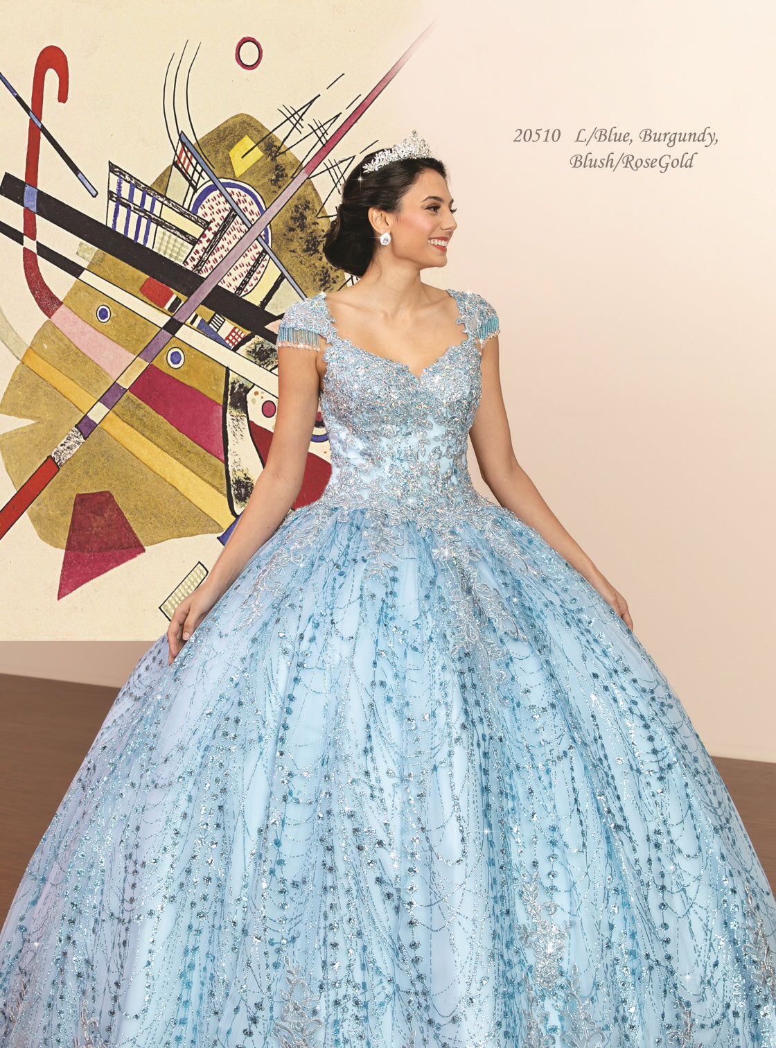 (LIVE 22) Elegant gowns, sparkling jewels, carve unique grace.