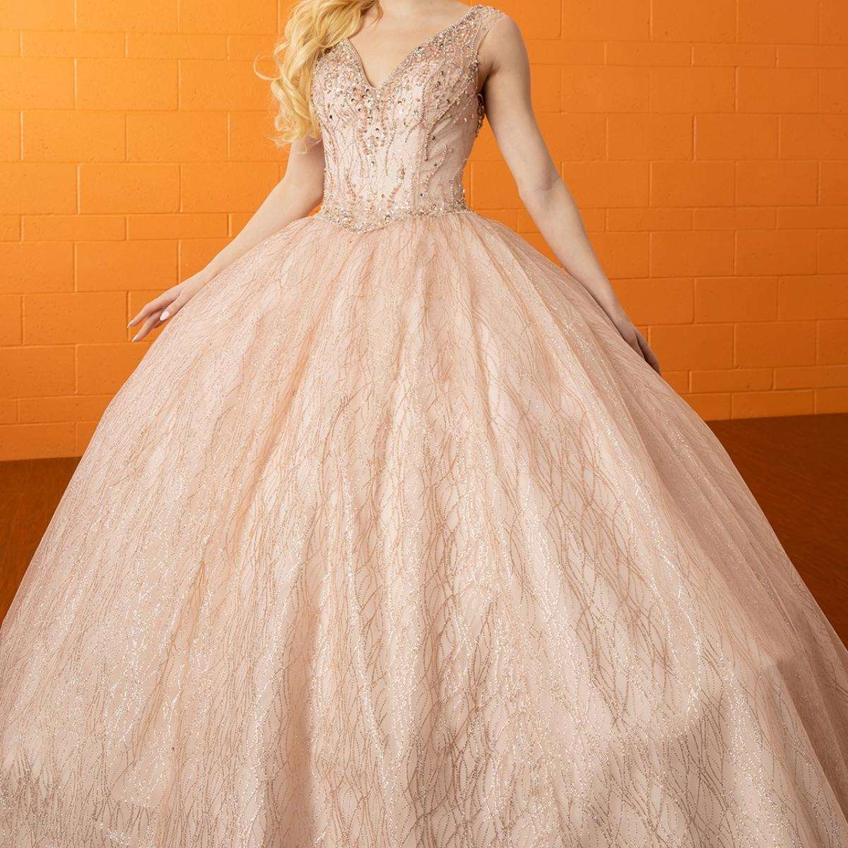 (LIVE 9) Elegant gowns, sparkling jewels, carve unique grace.