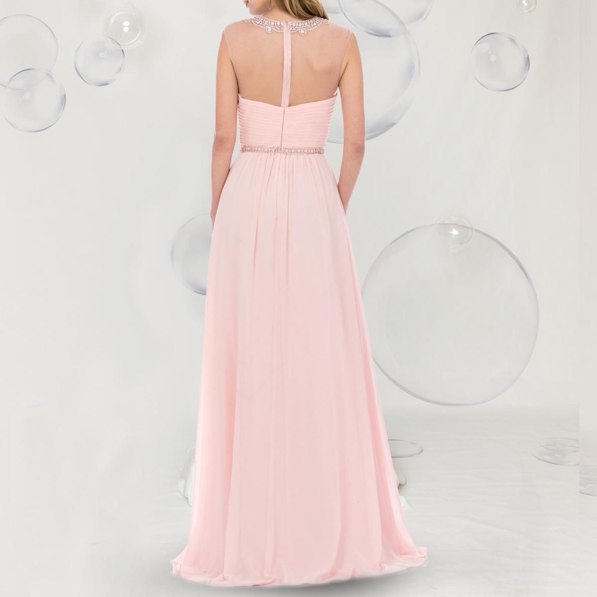 A beautiful gown, off-shoulder, reveals noble air.
