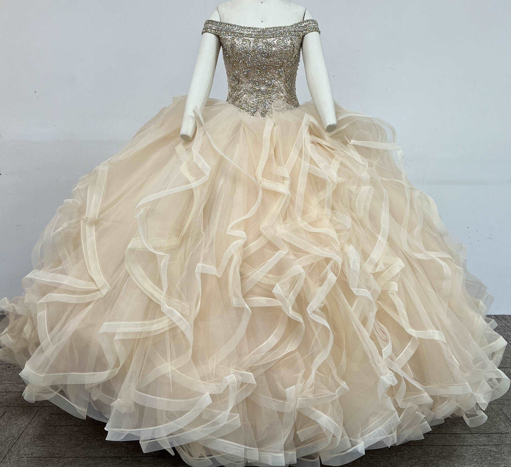 (LIVE 57) Gowns' elegance, simple hues, enhance life's charm.