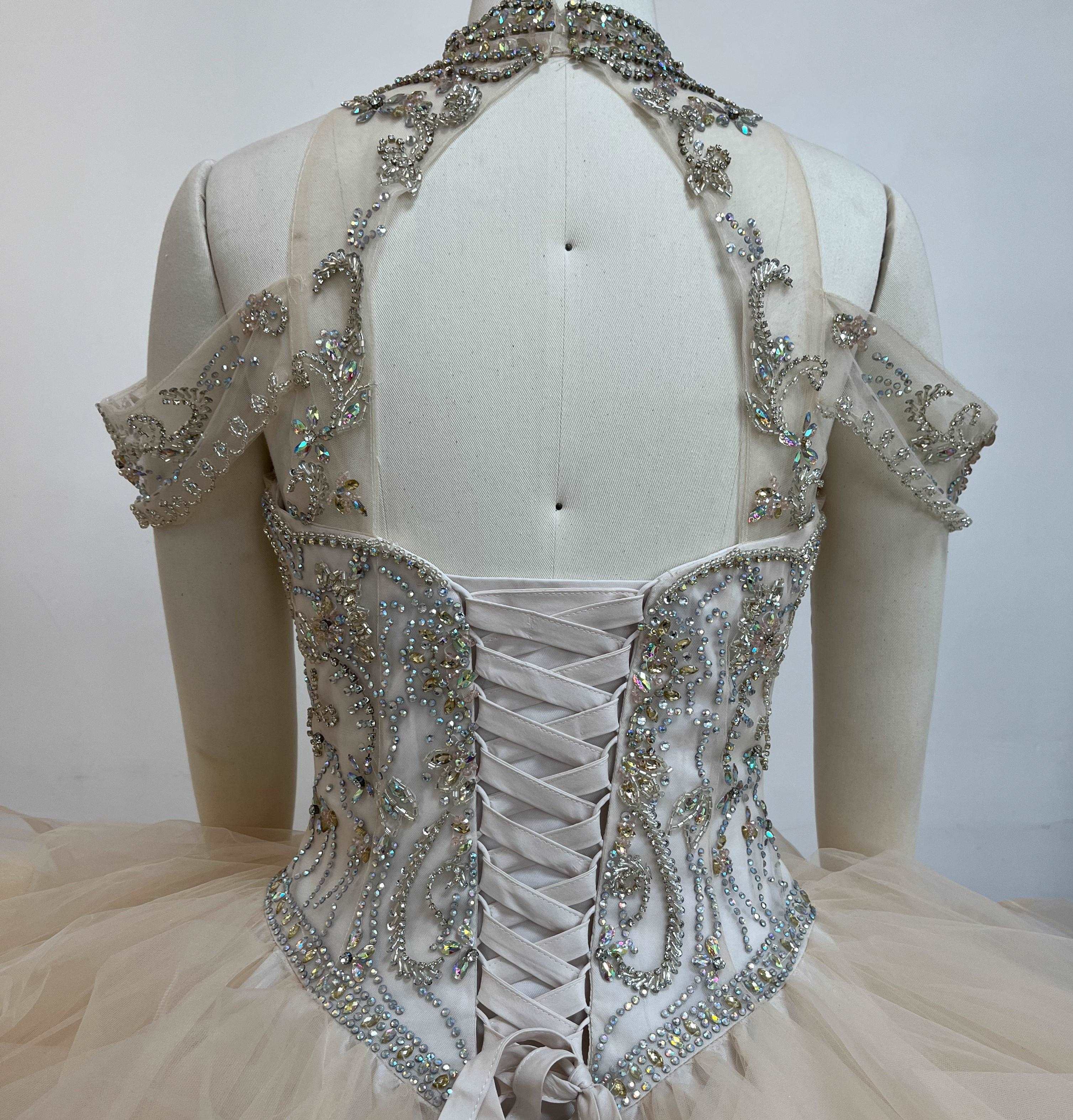 (LIVE 58) Fine gowns, 3D embroidery, weave dreamy tales.