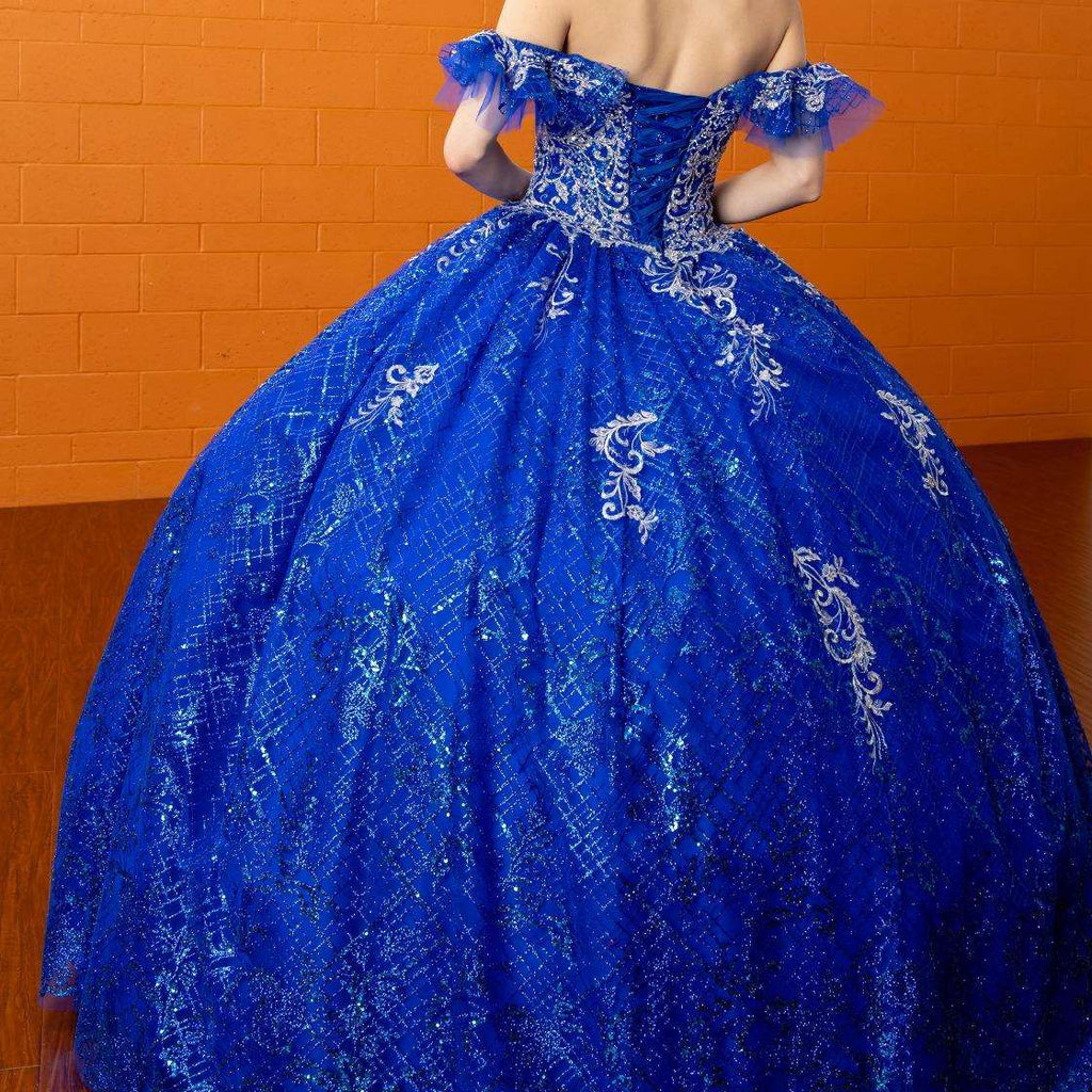 (LIVE 36) Adult gowns, tailored fit, eternal charm.