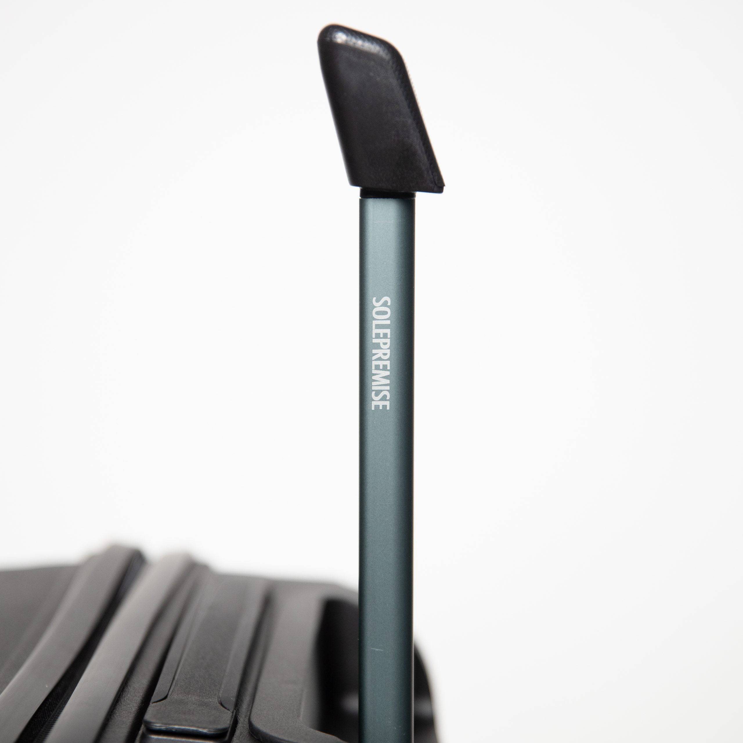 20-inch Black Carry-On Hardcase Roller Luggage