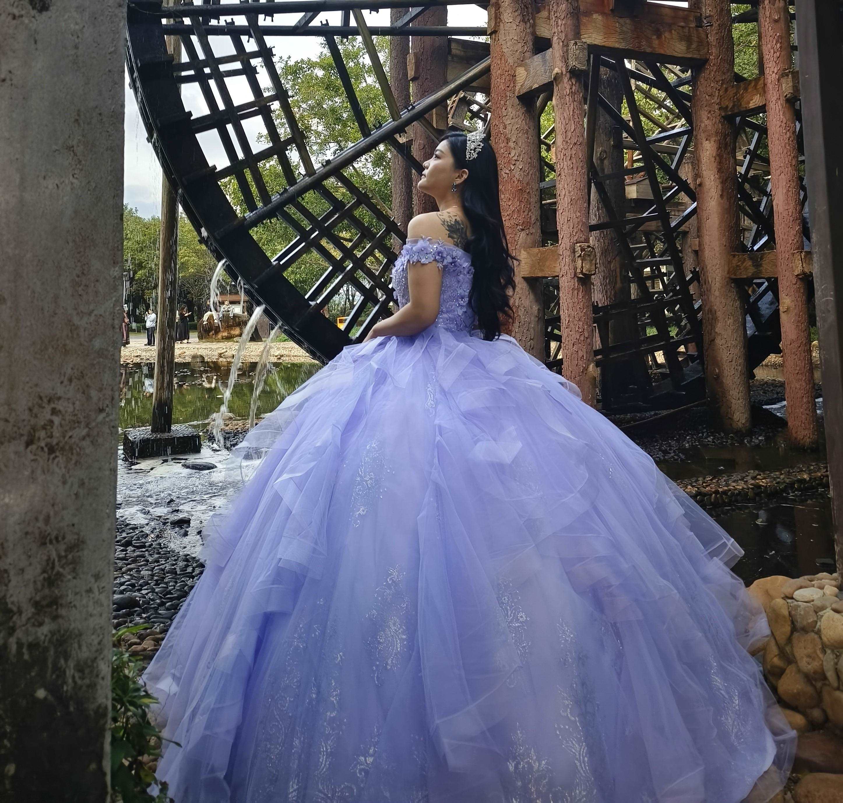 (LIVE 23) Gowns' elegance, simple hues, enhance life's charm.