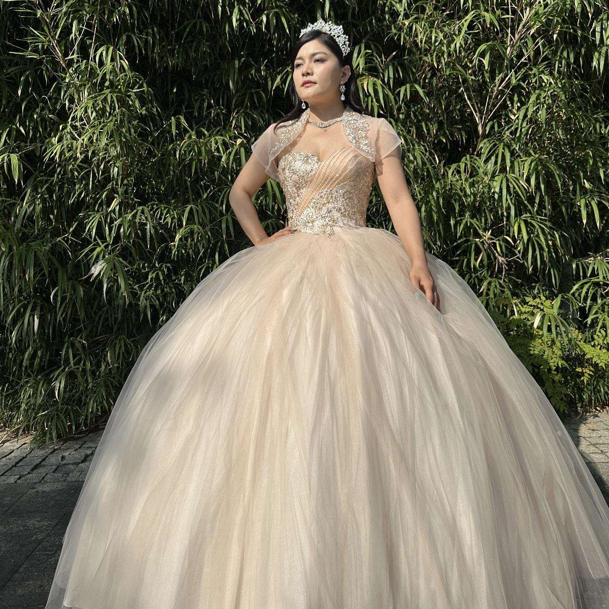 (LIVE 50) Fine gowns, 3D embroidery, weave dreamy tales.