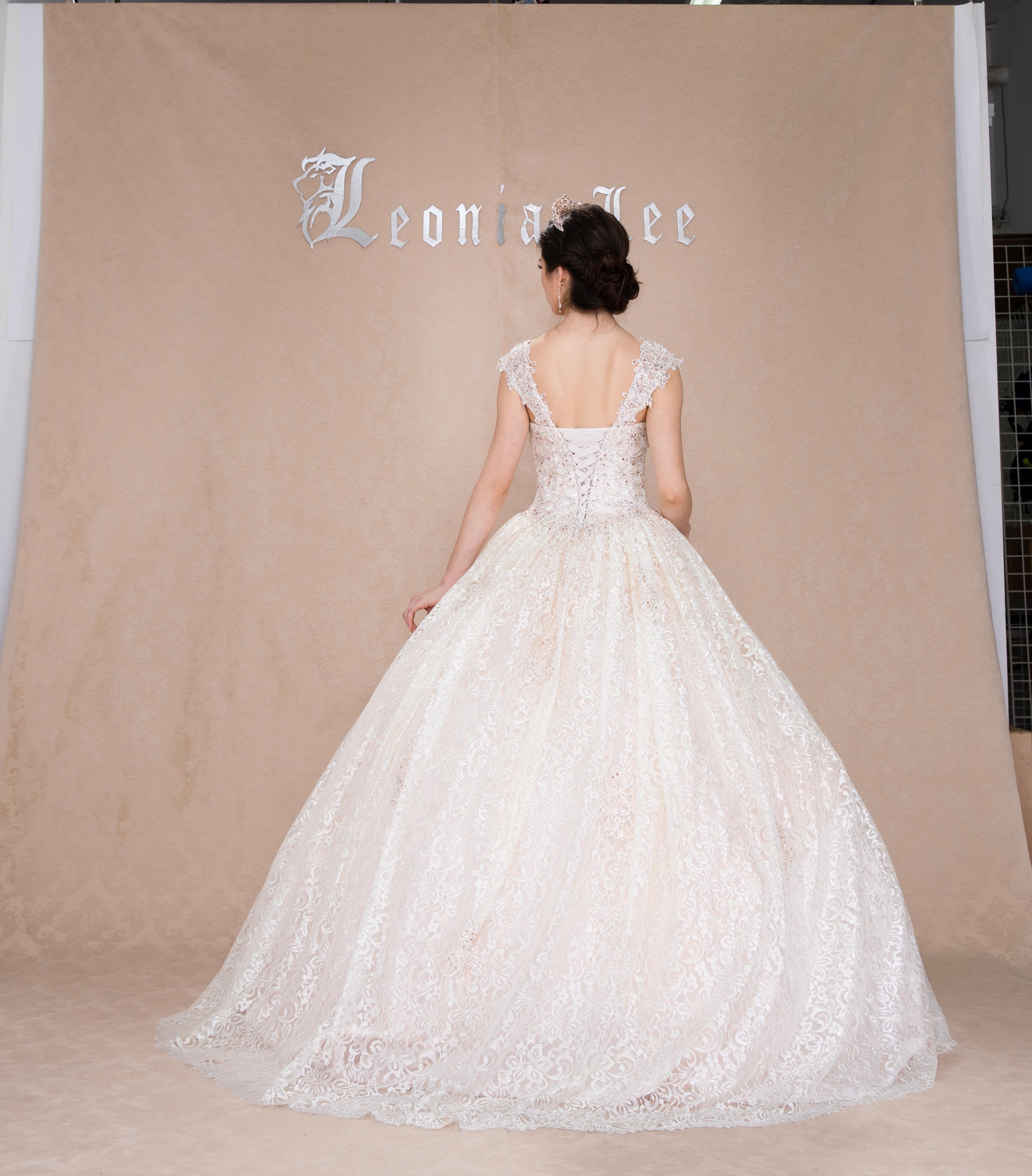 Beautiful Quinceanera Dress in Gold - Elegant Gold Hue with Unique Style & Sophisticated Design for Quinceañeras