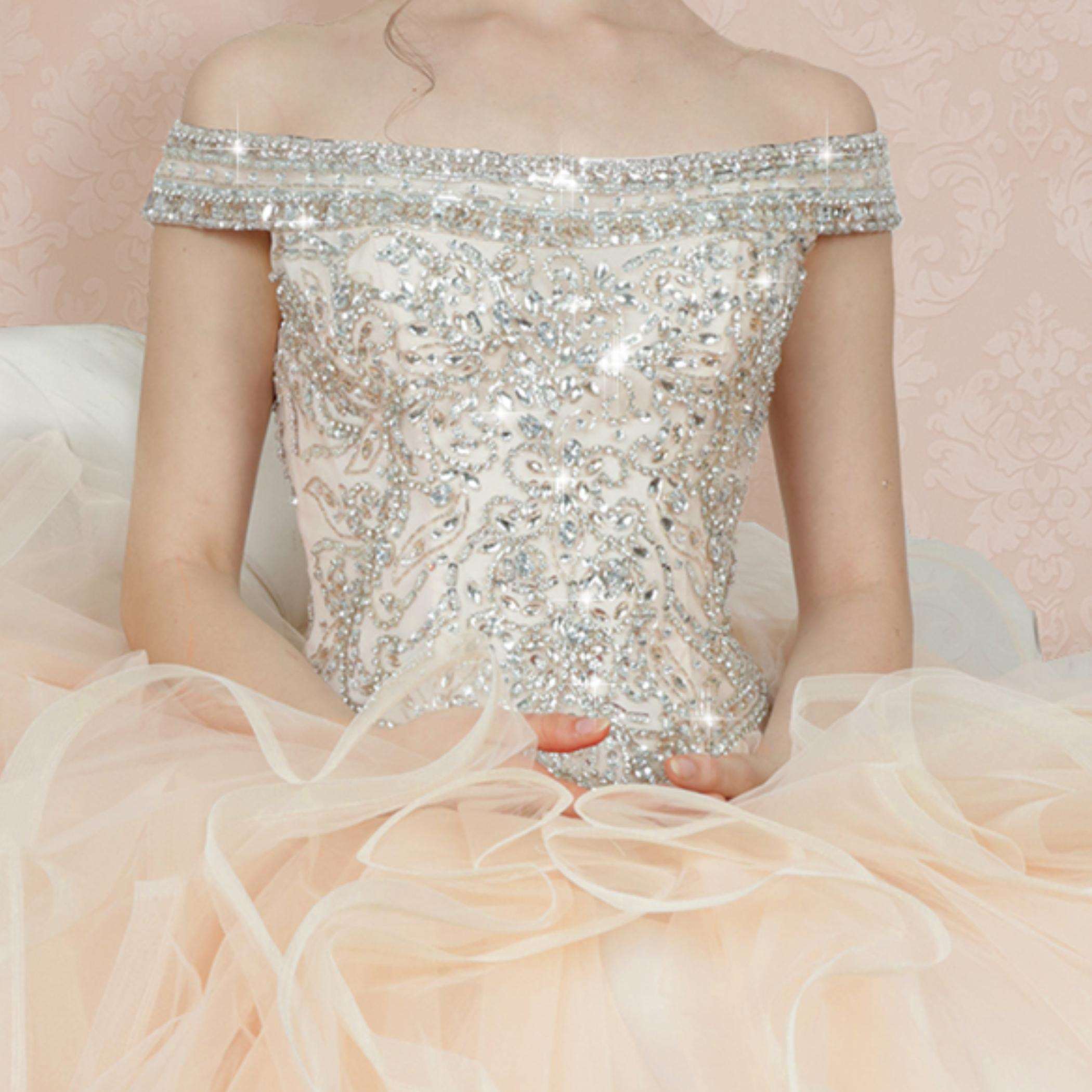 (LIVE 57) Gowns' elegance, simple hues, enhance life's charm.