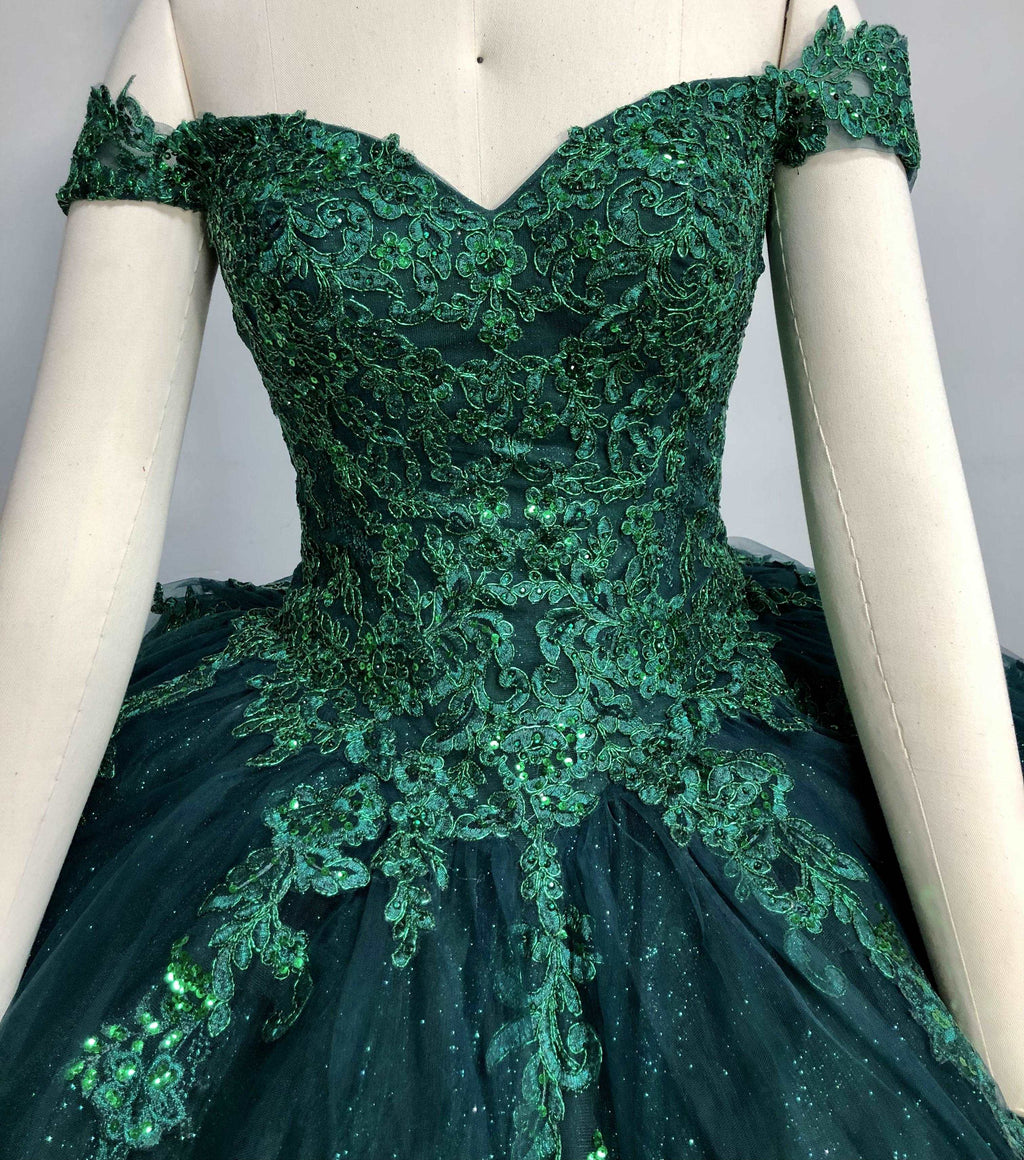 (LIVE 28) Fine gowns, 3D embroidery, weave dreamy tales.