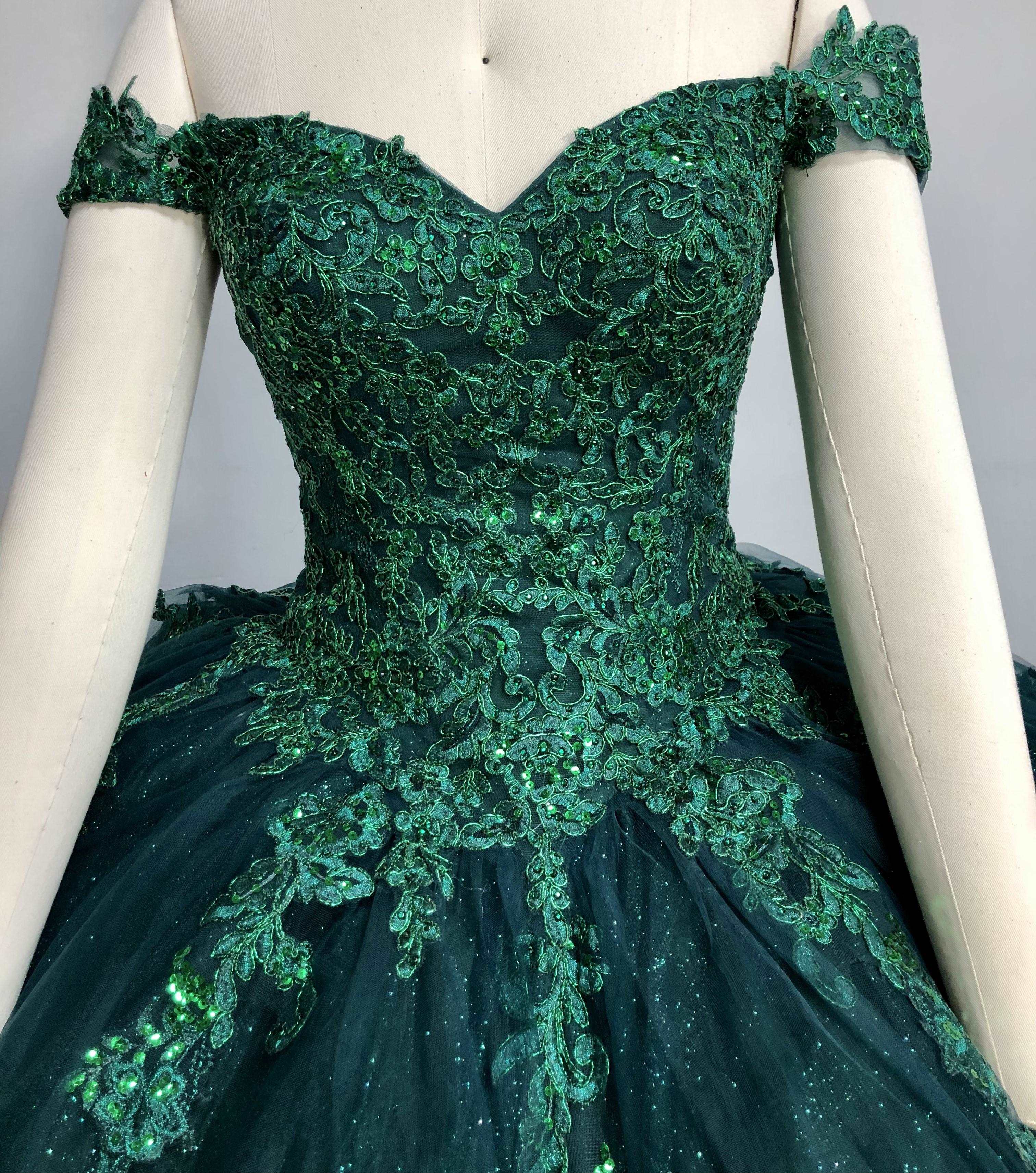 (LIVE 28) Fine gowns, 3D embroidery, weave dreamy tales.