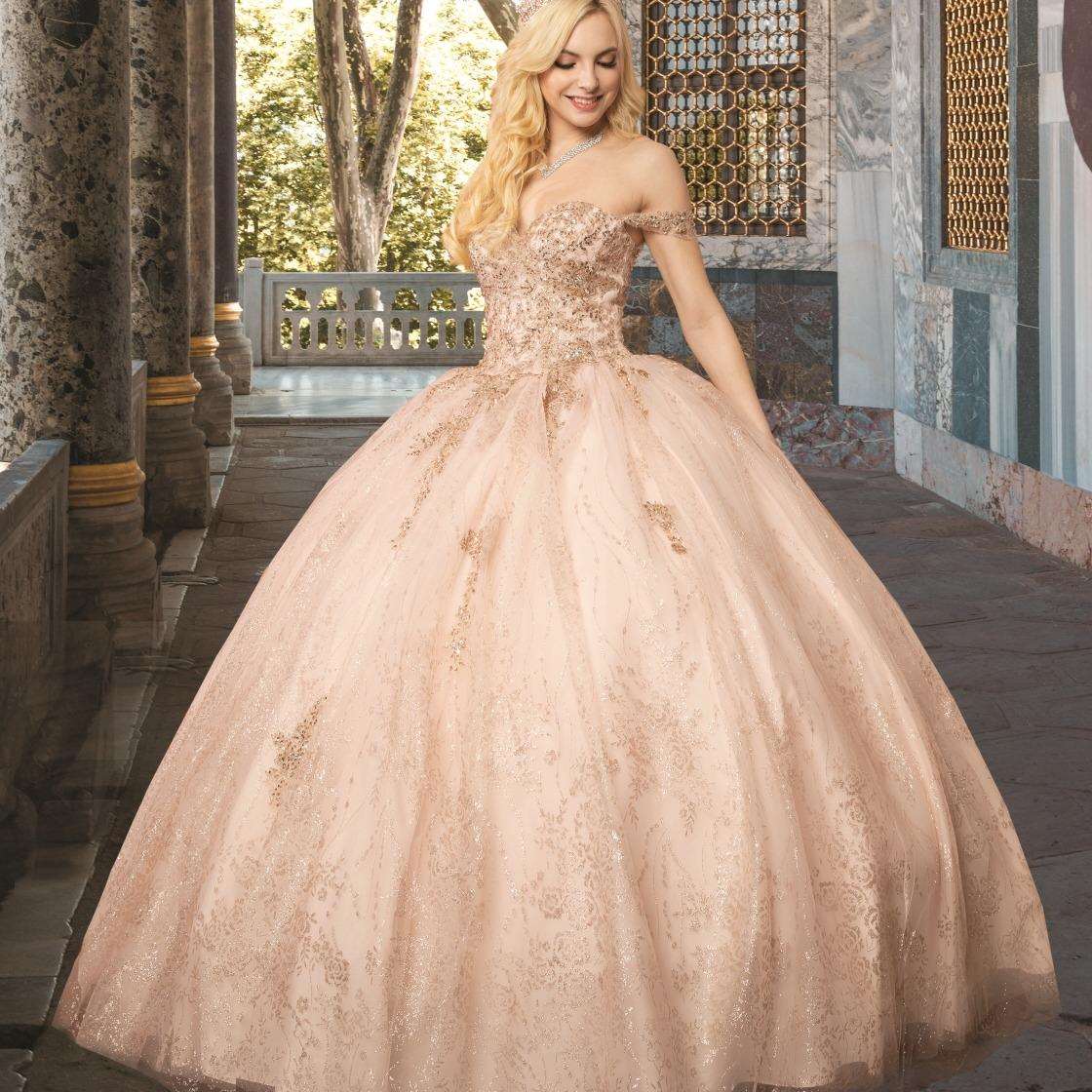 (LIVE 34) Fine gowns, 3D embroidery, weave dreamy tales.