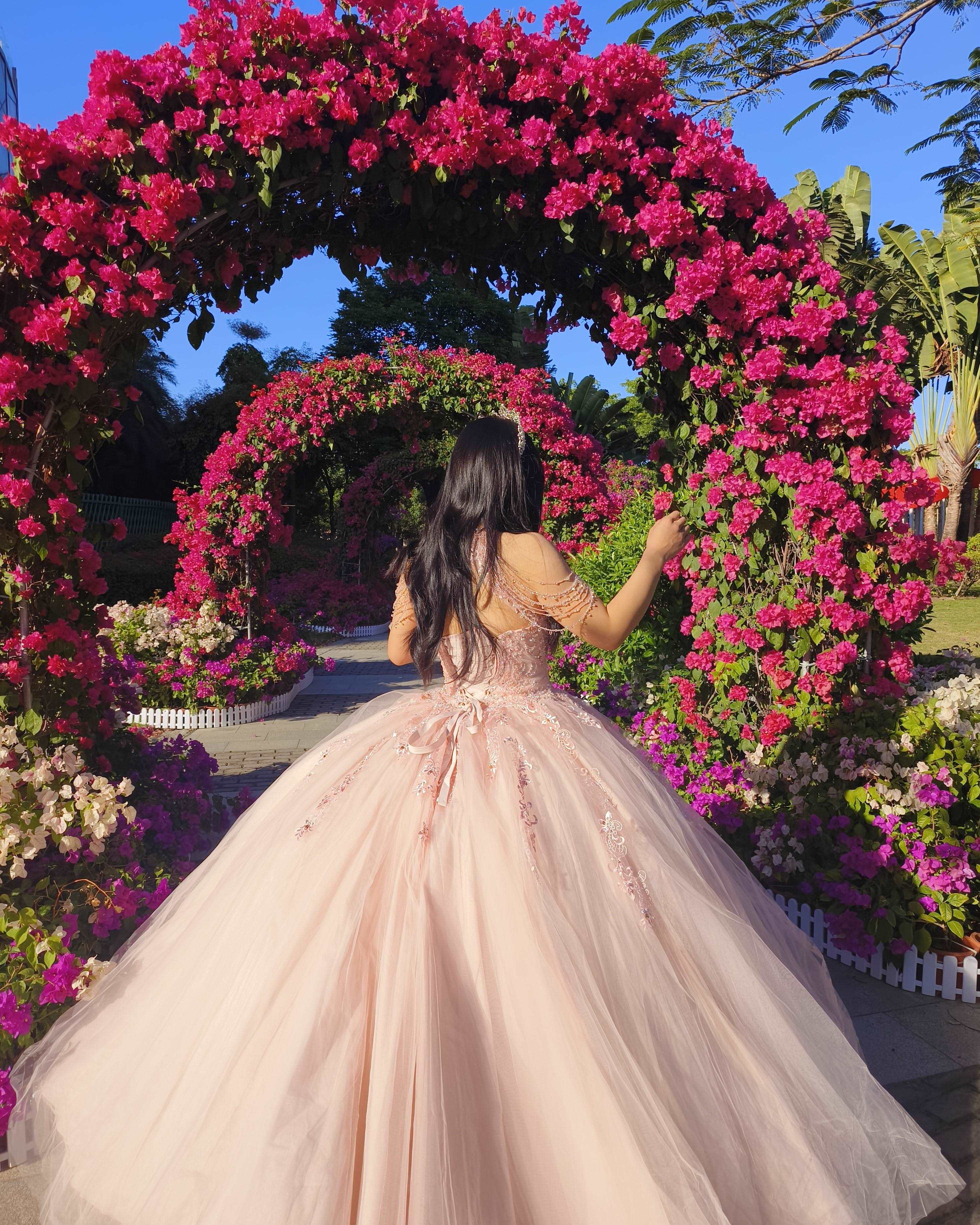 (LIVE 38) Adult gowns, tailored fit, eternal charm.