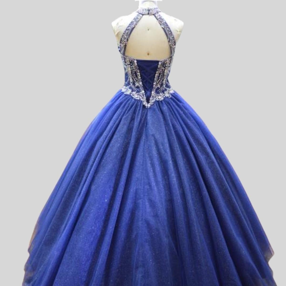 (LIVE 60) Elegant gowns, sparkling jewels, carve unique grace.