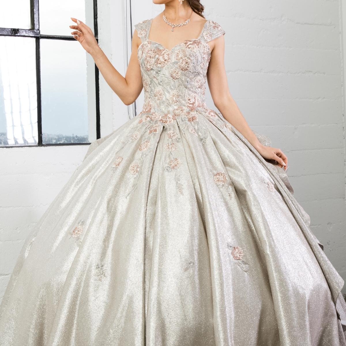 (LIVE 40) Fine gowns, 3D embroidery, weave dreamy tales.